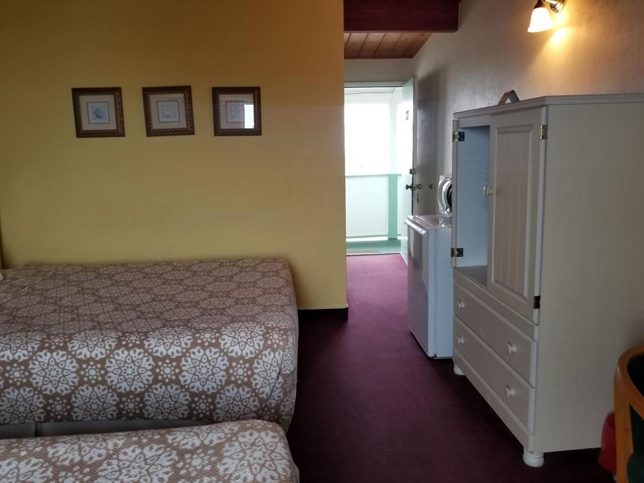 Islander Westport Hotel Eksteriør billede