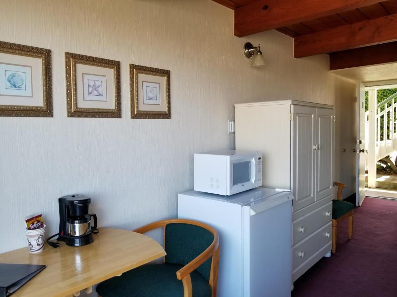 Islander Westport Hotel Eksteriør billede