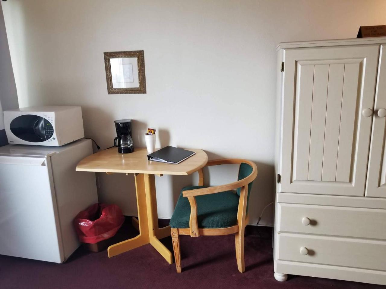 Islander Westport Hotel Eksteriør billede