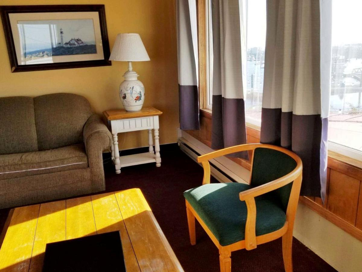 Islander Westport Hotel Eksteriør billede
